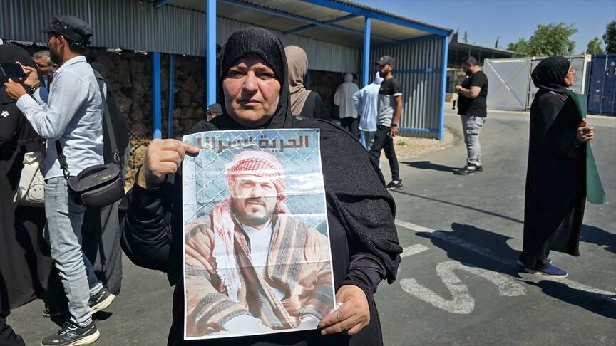 Suriyeliler İsrail'de tutulan yakınları için BM önünde eylem yaptı