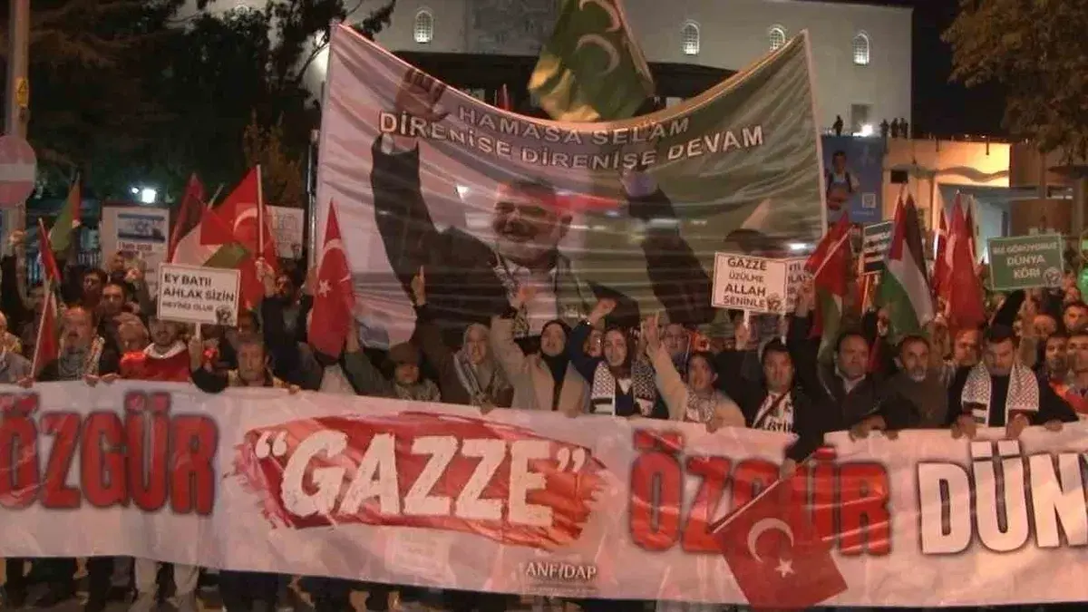 Ankara'da Gazze saldırılarının 3. yılında yürüyüş