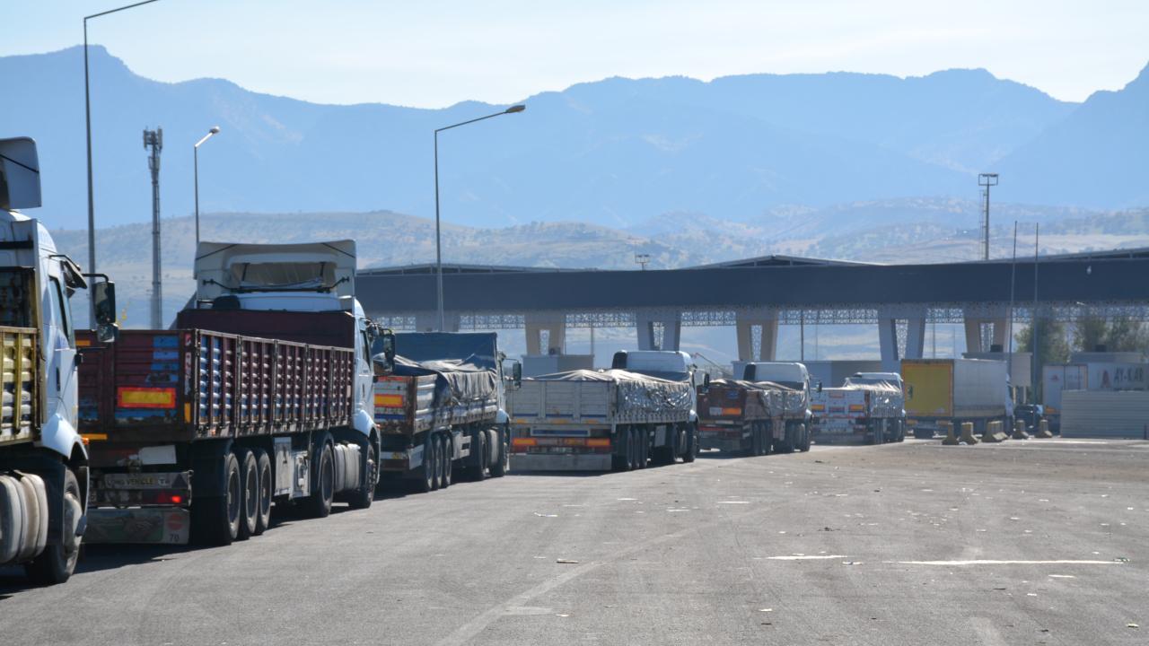Habur'da günlük tır çıkış rekoru: 2 bin 454 araç