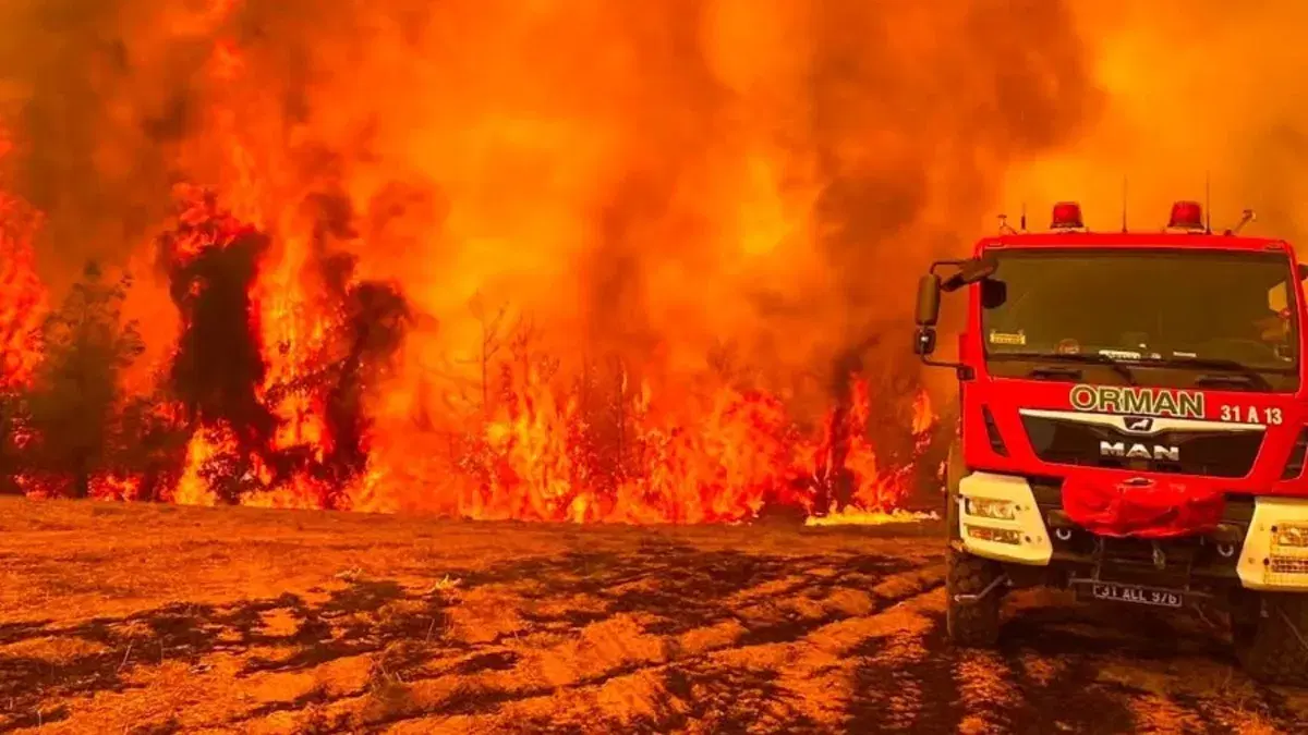 Antalya'daki iki yangında son durum: Aksu'da enerji düştü, Kumluca kontrol altında