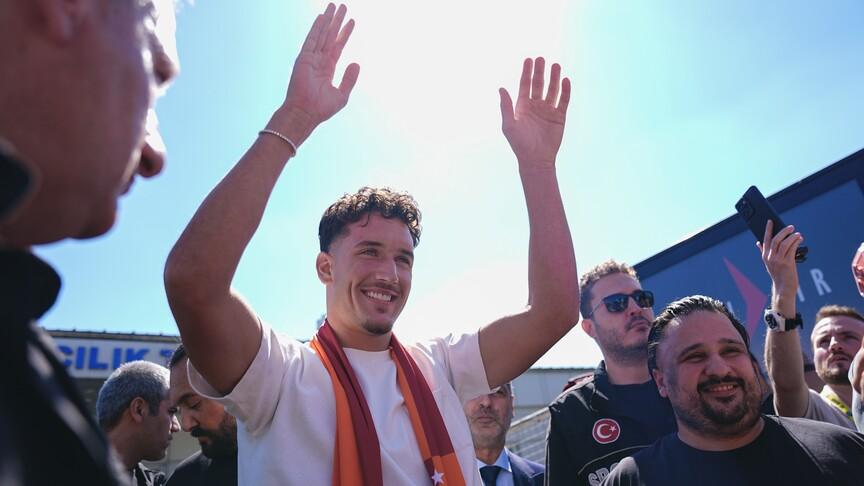 Galatasaray milli oyuncu Deniz Gül'ü transfer etti