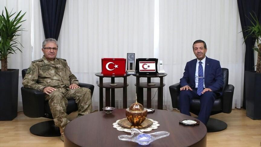 KKTC Dışişleri Bakanı: Kıbrıs'taki Türk askeri varlığı hayati