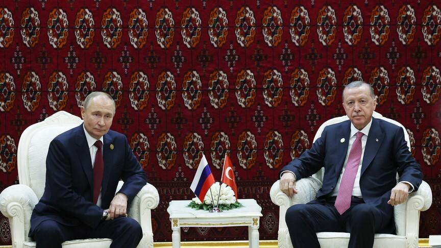 Erdoğan ile Putin, Kırgızistan'da bir araya geldi