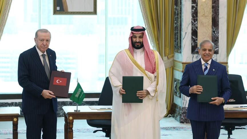 Türkiye-Suudi Arabistan-Pakistan savunma anlaşması imzalandı