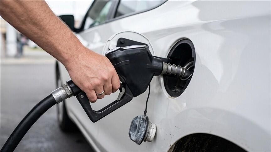 Akaryakıtta eşel mobil sona erdi: Benzine 4,15 lira zam