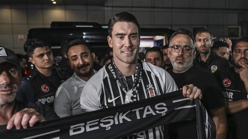 Beşiktaş, Dusan Vlahovic ile 3 yıllık sözleşme imzaladı