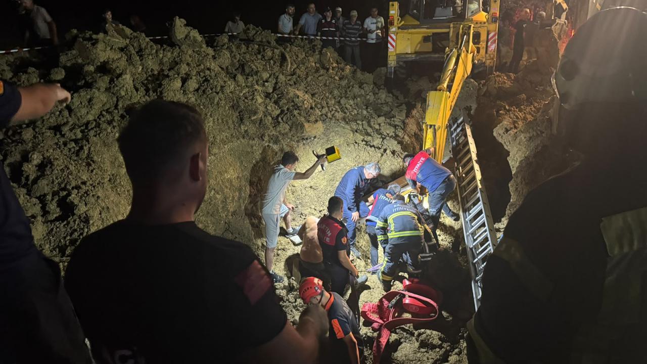 Bartın'da su kuyusu kazasında toprak altında kalan 2 kişi kurtarıldı