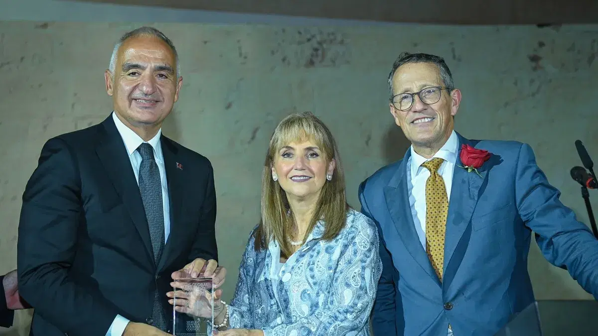 Bakan Ersoy'a Malta'da uluslararası turizm ödülü