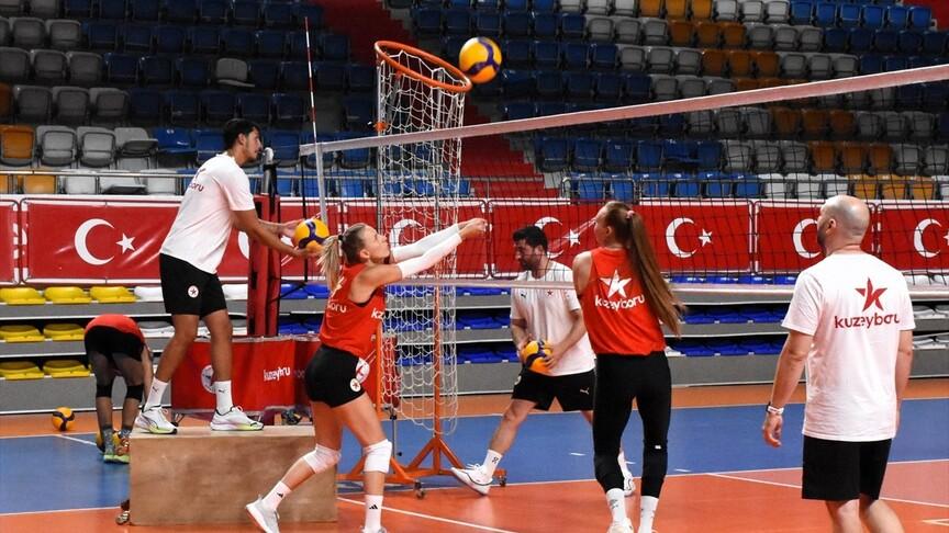 Kuzeyboru Voleybol Takımı Avrupa hedefiyle hazırlanıyor