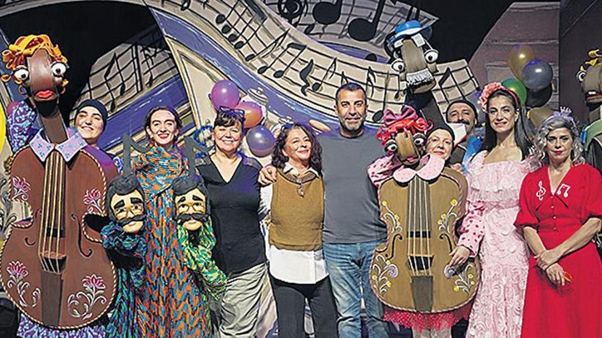 Emre Karayel'den eşine sahne övgüsü