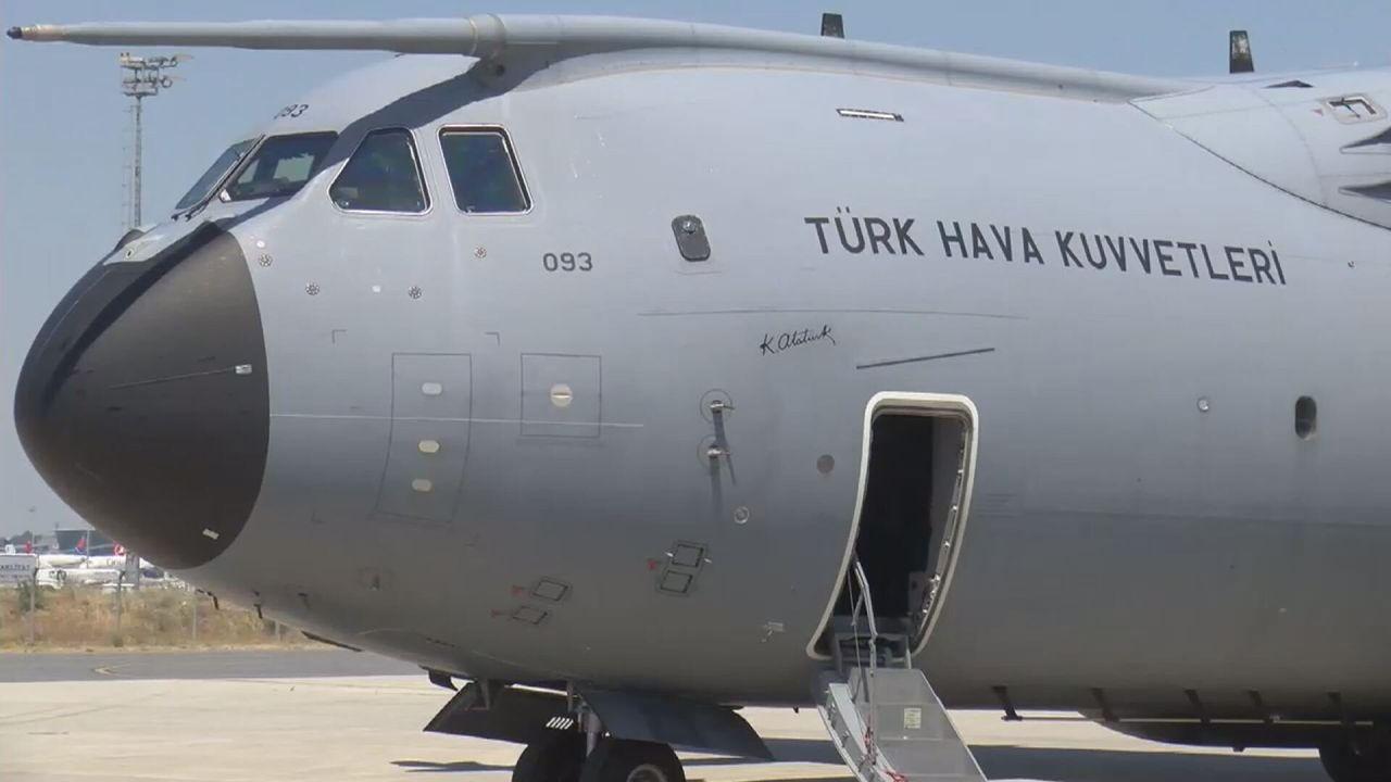 Venezuela'ya yardım ekiplerini taşıyacak 2 uçak İstanbul'dan uğurlanıyor