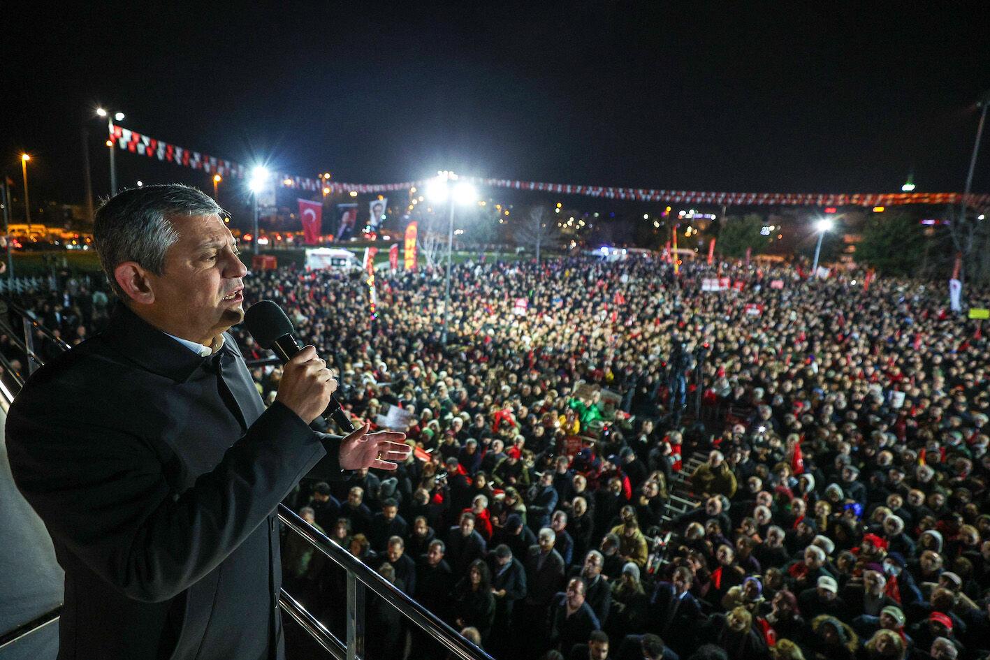Özgür Özel, Pendik'teki 'Millet İradesine Sahip Çıkıyor' mitinginde konuştu
