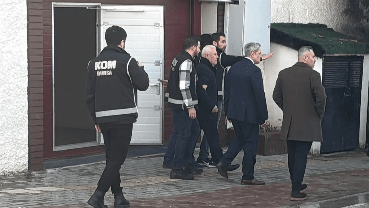 Bursa Büyükşehir Belediye Başkanı Bozbey, görevden uzaklaştırıldı