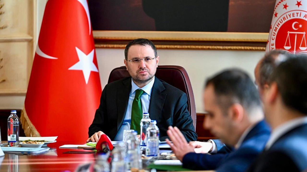 Bakan gürlek: 12'nci Yargı Paketi'ndeki düzenlemelerle yargıyı el birliğiyle daha da hızlandıracağız
