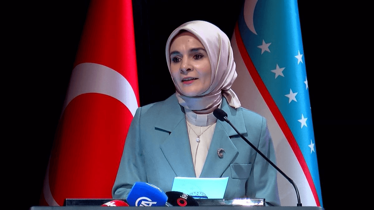 Bakan Göktaş: Aile, başka sevgilerle ikame edilecek kavram değildir