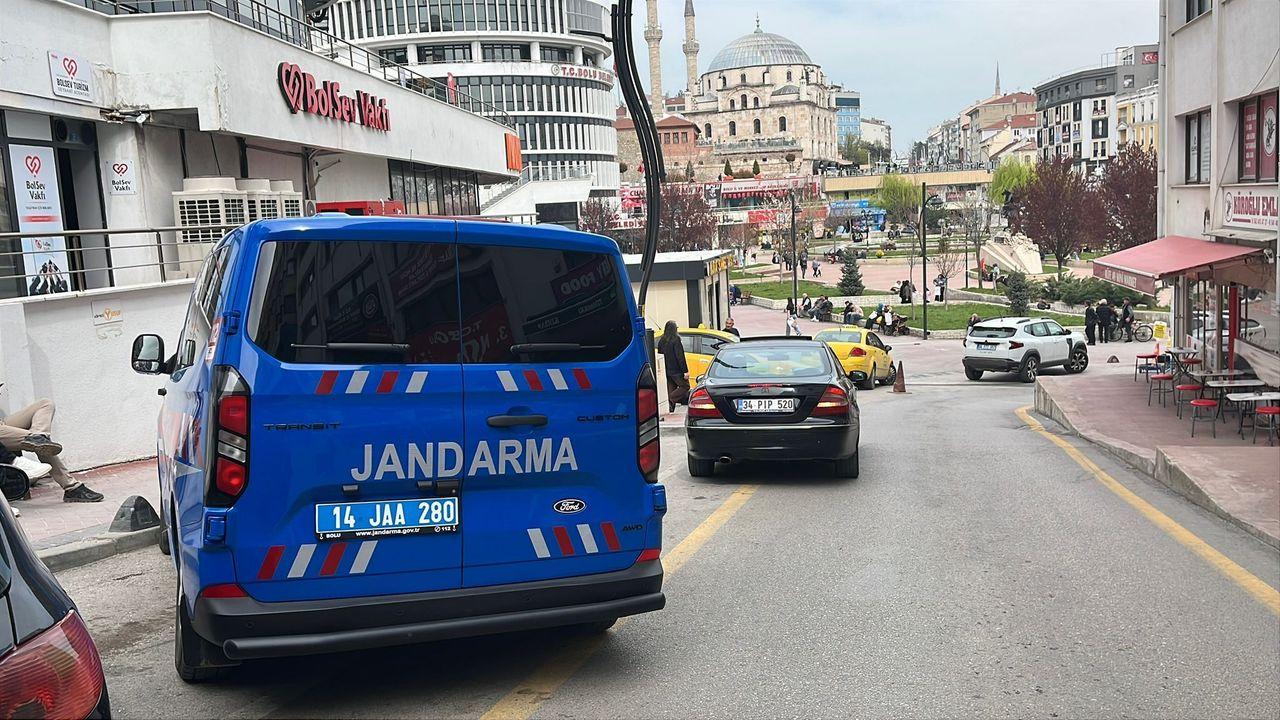 Bolu Belediyesi’ne yönelik soruşturma kapsamında jandarma 2 ayrı adreste arama yaptı