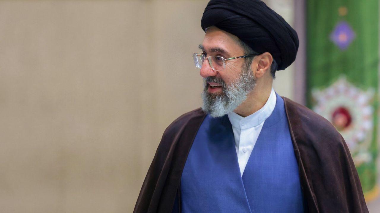 İran lideri Hamaney: Donanmamız savaşa hazır