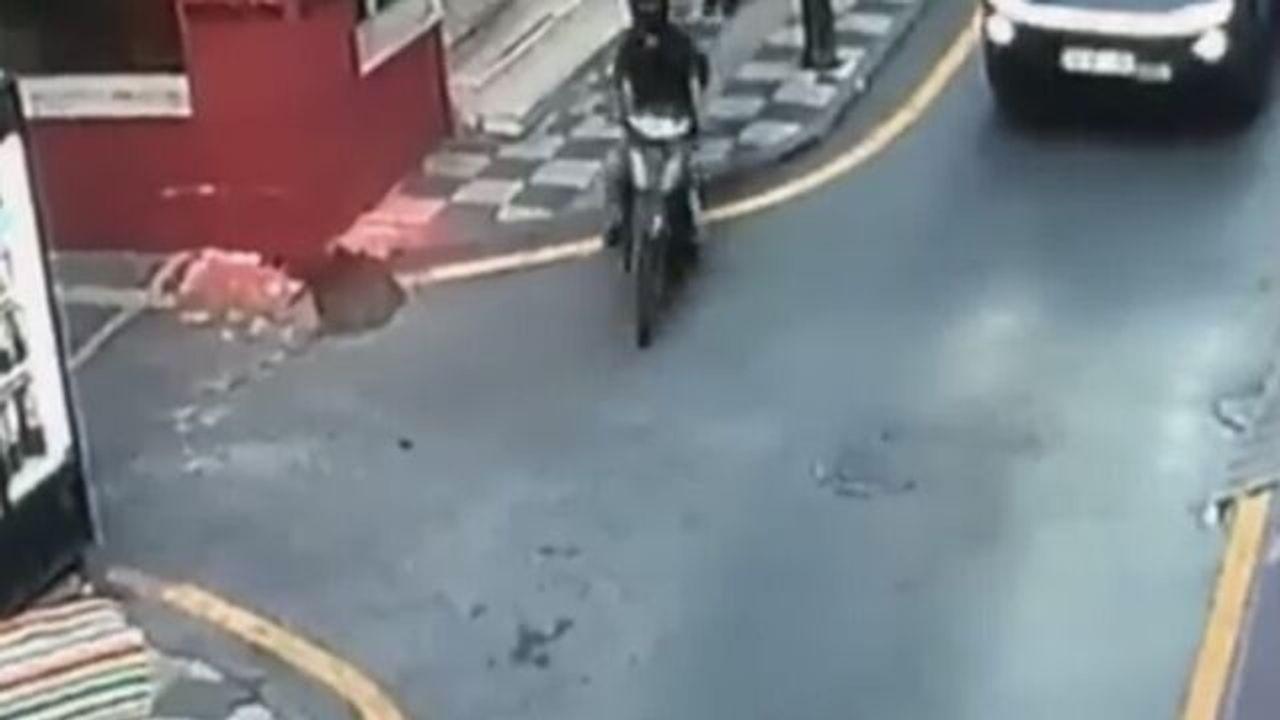Polisten kaçan sürücünün motosikleti vali yardımcısına çarptı